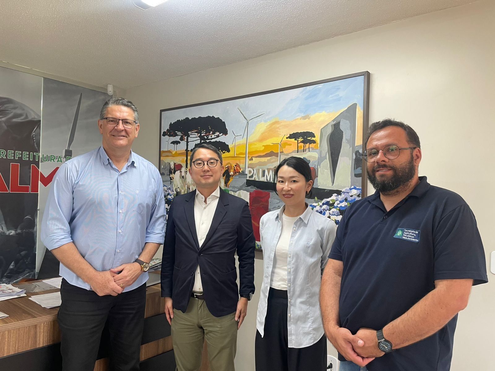 Prefeito de Palmas recebe jornalistas japoneses do jornal Nikkei para discutir agronegócio e energia