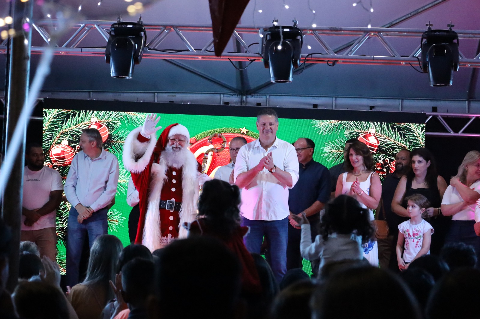 Palmas abre oficialmente o Natal 2025 em noite de grande público